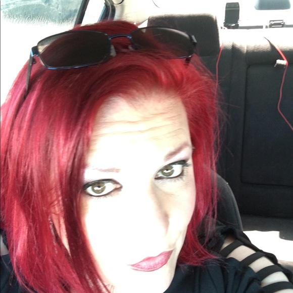 Meet your Posher, Trish - Picture 3 of 3